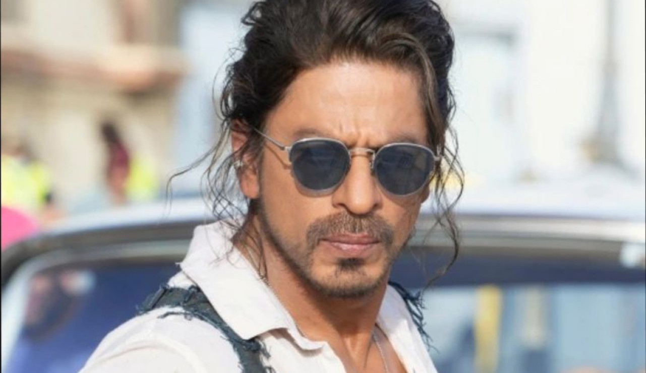 Shah Rukh Khan Tak Peduli Jika Film yang Dimainkan Tidak Laku di Bioskop -  Tabloidbintang.com
