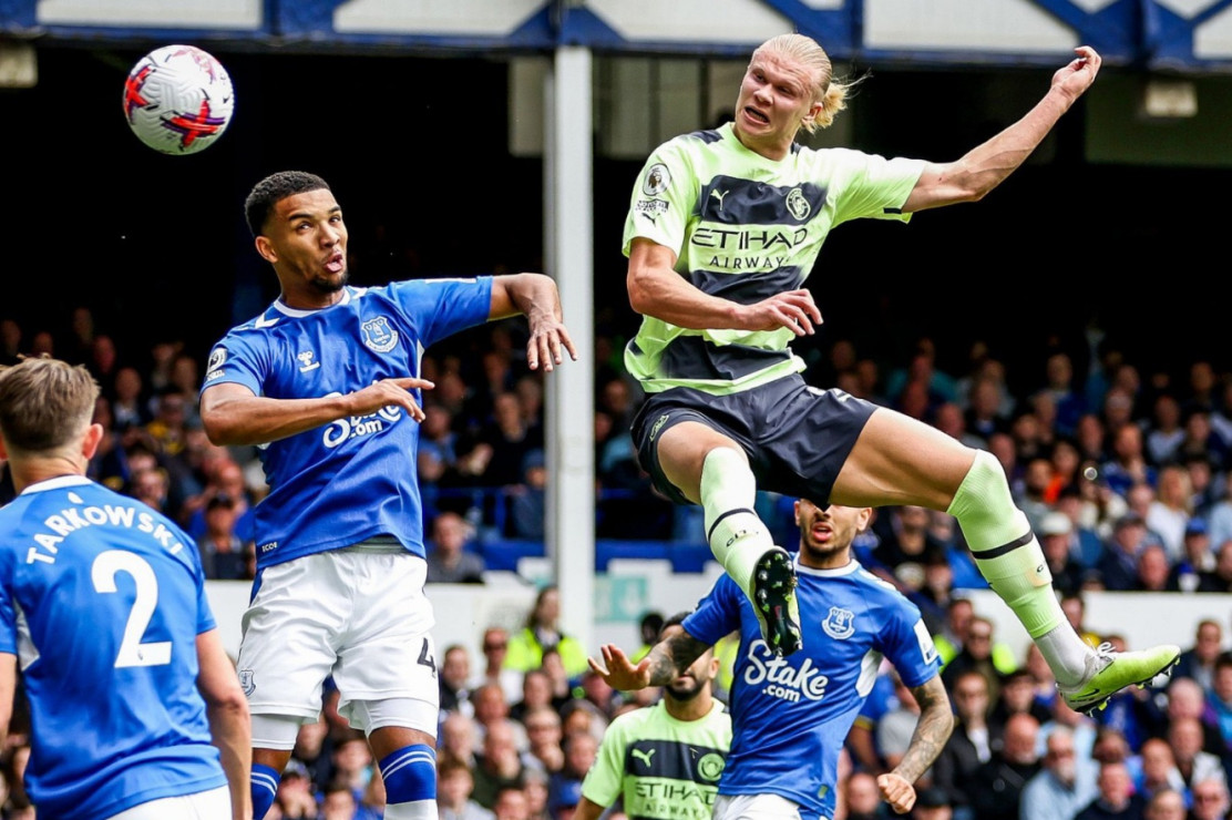 Erling Haaland Bikin Gol Ke-36, Manchester City Jauhi Arsenal ...