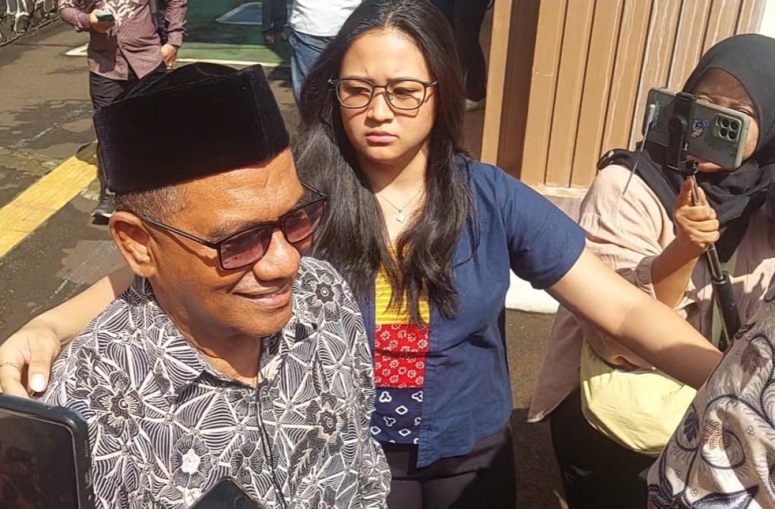 Teuku Ryan Hadirkan Ayahnya Sebagai Saksi Di Sidang Cerai ...