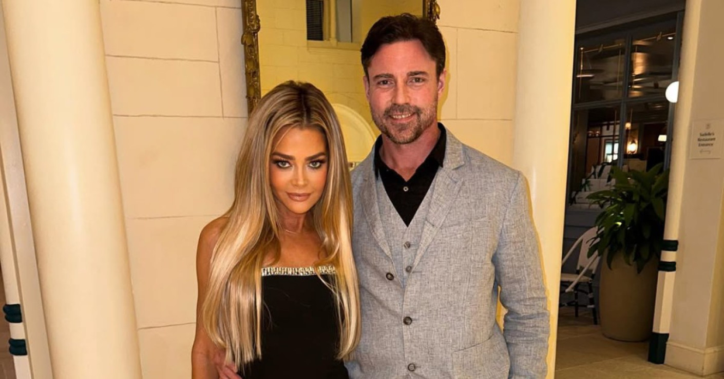 Denise Richards dan Aaron Phypers Resmi Bercerai Setelah Enam Tahun Menikah